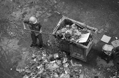Proper furniture disposal process in Sanderstead